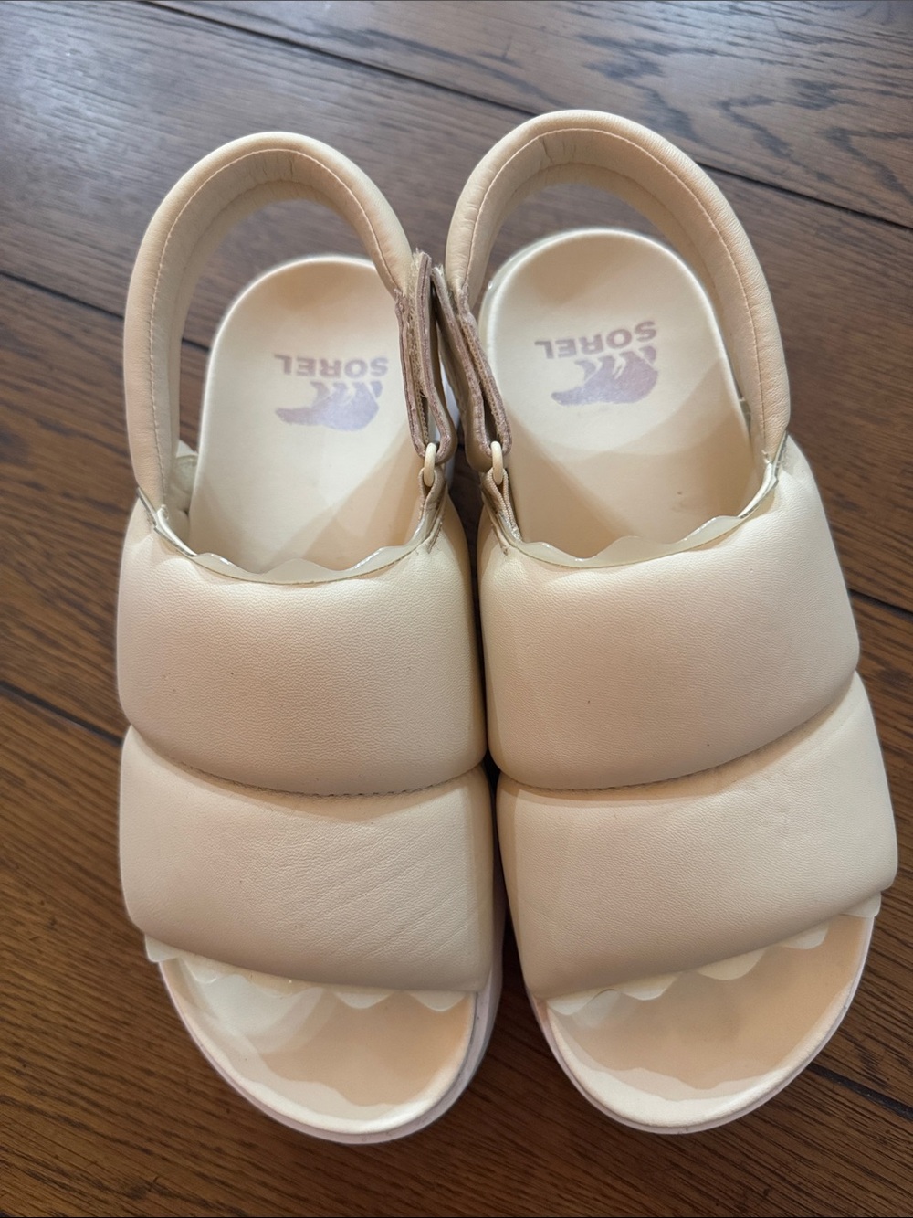 Sorel Women's Cream Padded Slingback Sandals, adjustable, great condition!
